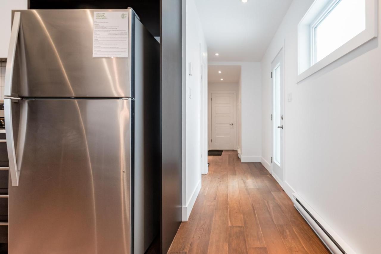 Sleek Condo In The Heart Of Little Italy By Den Stays Montréal Zimmer foto